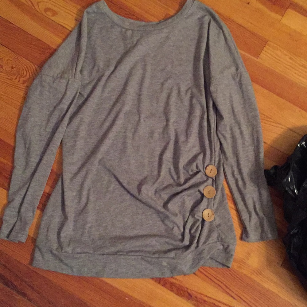 Grey long sleeve shirt